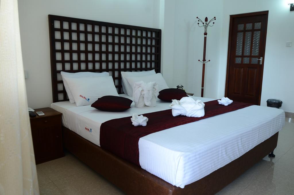 Otha Shy Airport Transit Hotel Katunayake Exterior photo