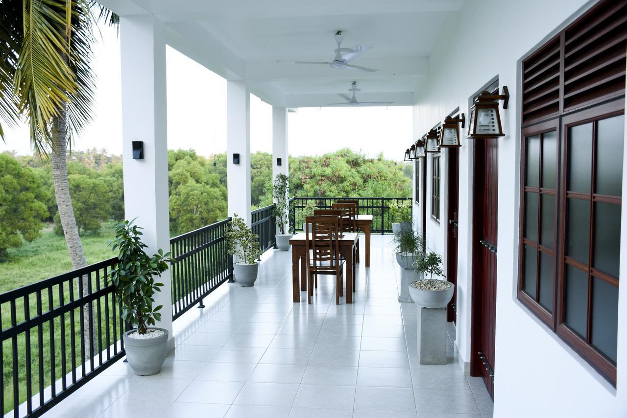 Otha Shy Airport Transit Hotel Katunayake Exterior photo