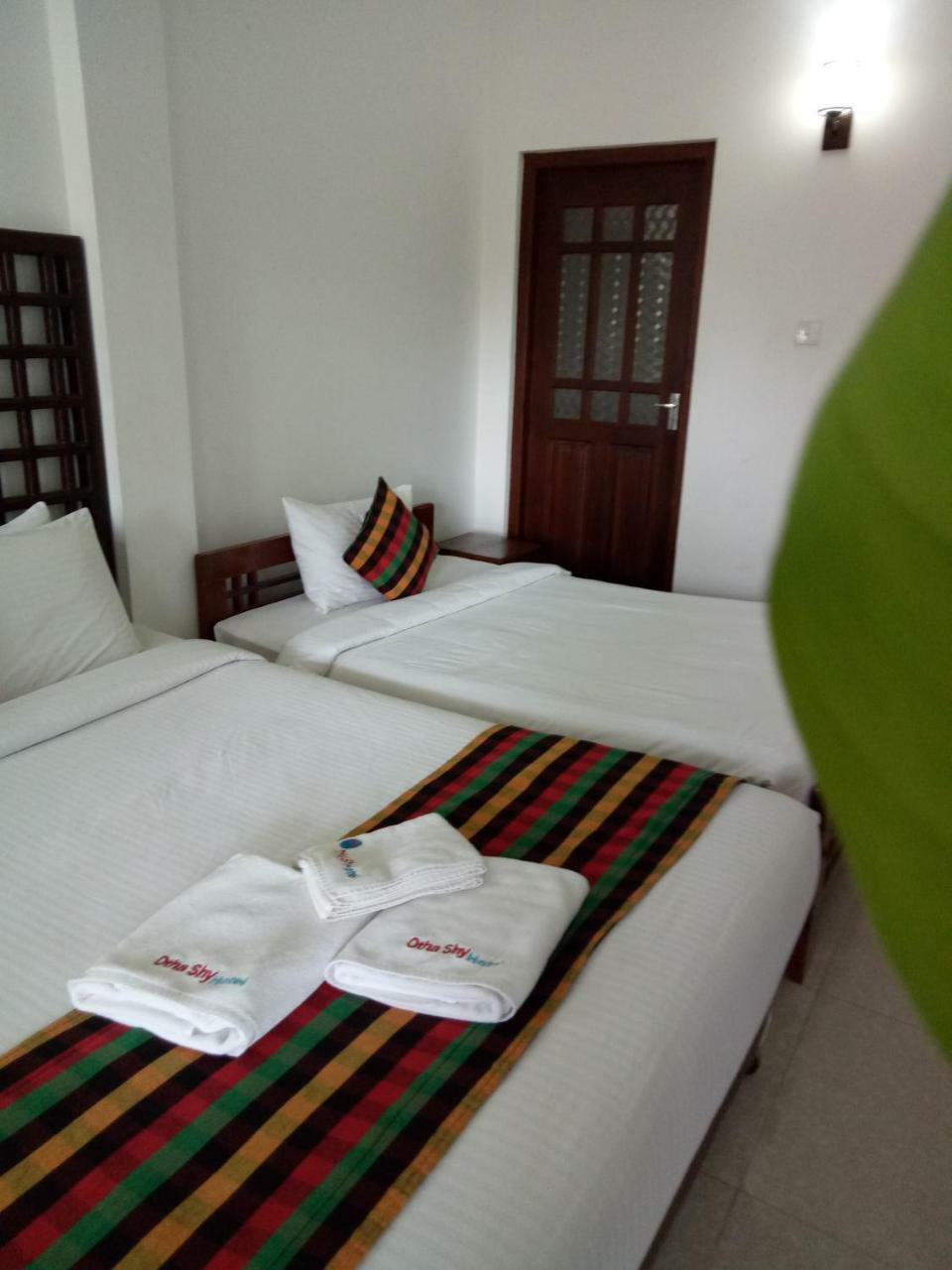 Otha Shy Airport Transit Hotel Katunayake Exterior photo