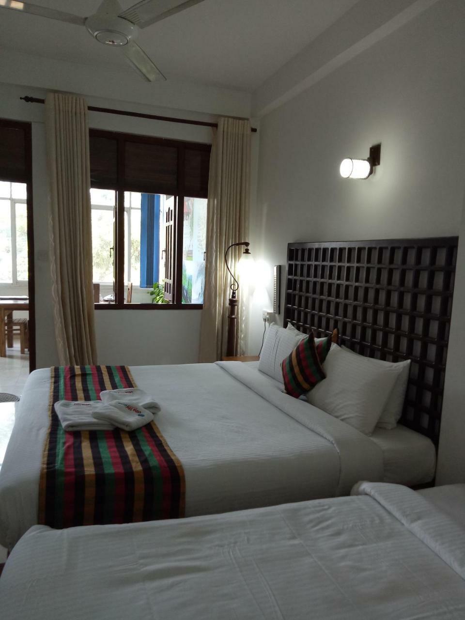 Otha Shy Airport Transit Hotel Katunayake Exterior photo