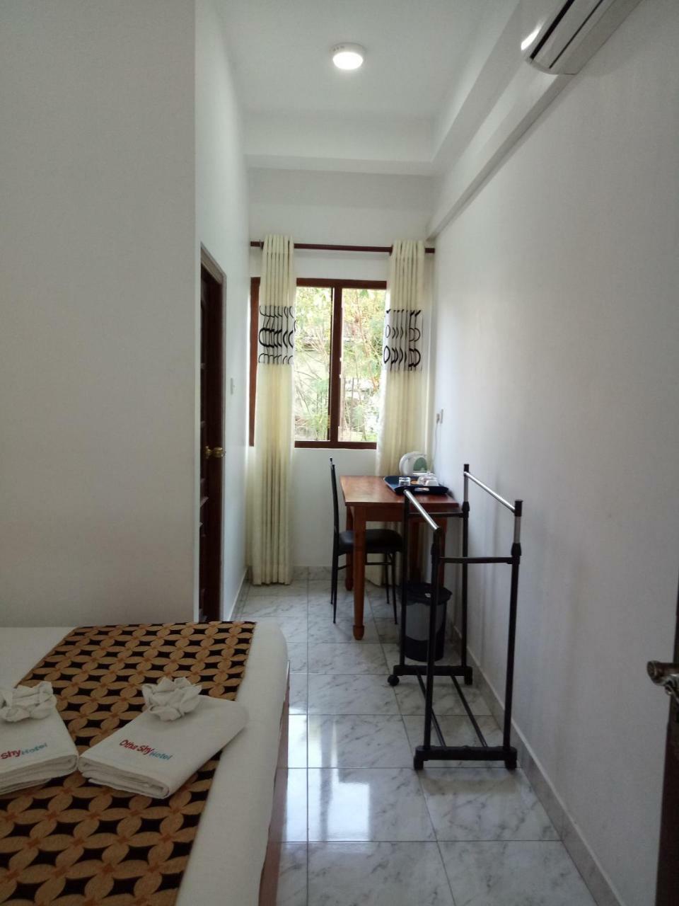 Otha Shy Airport Transit Hotel Katunayake Exterior photo